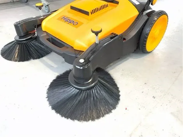 Hand veegmachine - afbeelding 9 van  12