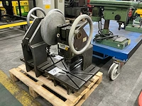 Handbediende ponsmachine - afbeelding 1 van  6