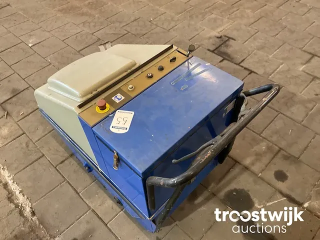 Handbediende veegmachine - afbeelding 4 van  4