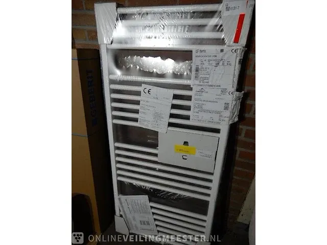Handdoekradiator comfort line , wit, , 131x60cm - afbeelding 1 van  4