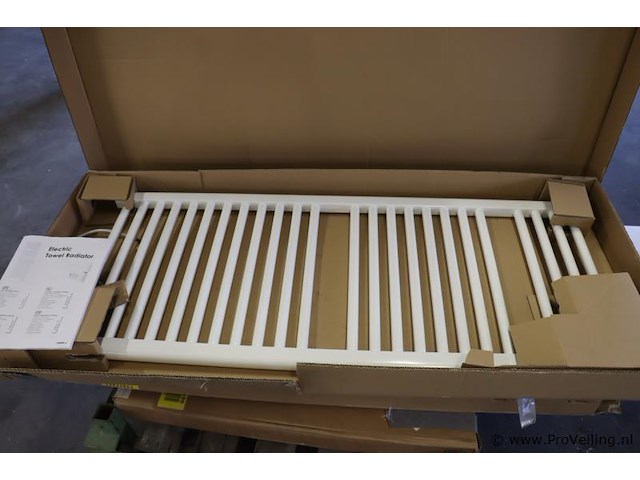 Handdoekradiator | nieuw in doos - afbeelding 1 van  4