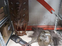 Handgemaakte houten maskers uit ghana - 3 stuks - afbeelding 1 van  5