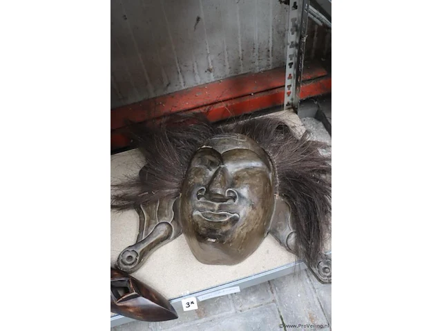 Handgemaakte houten maskers uit ghana - 3 stuks - afbeelding 2 van  5