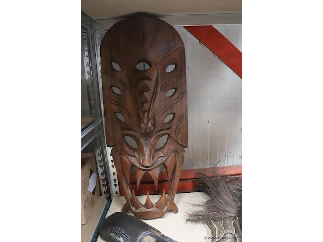 Handgemaakte houten maskers uit ghana - 3 stuks - afbeelding 4 van  5