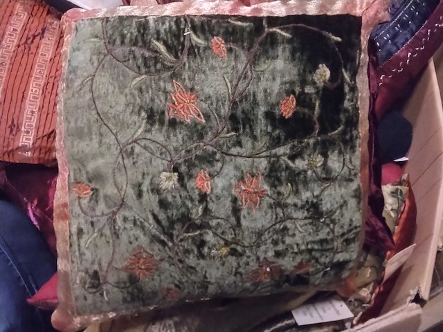 Handgemaakte kussens uit india (82x) - afbeelding 6 van  7