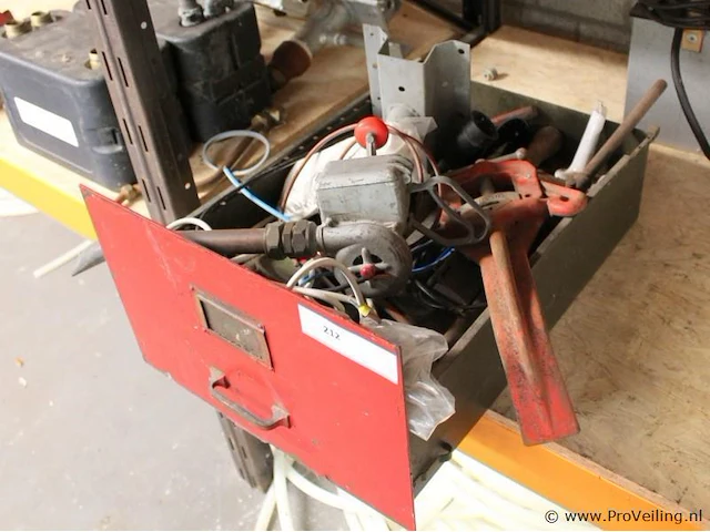 Handgereedschappen - afbeelding 1 van  3