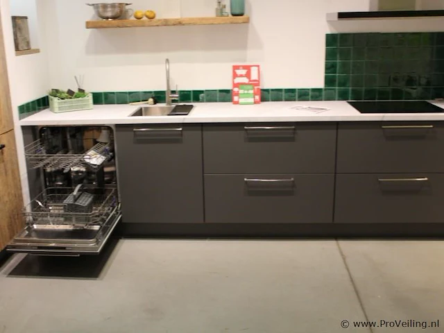 Handmade + nobilia rechte keuken met apparatenwand - afbeelding 6 van  32