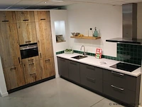 Handmade + nobilia rechte keuken met apparatenwand - afbeelding 1 van  32