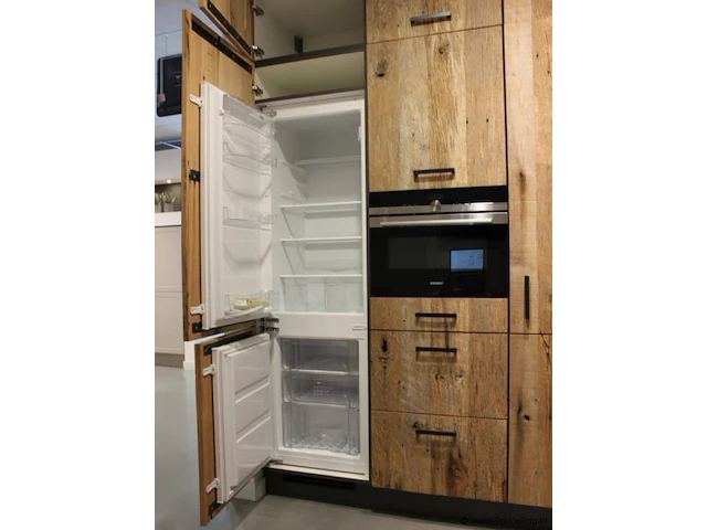 Handmade + nobilia rechte keuken met apparatenwand - afbeelding 27 van  32