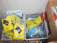 Handschoenen in diverse uitvoeringen in 5 kratten en 4 dozen. - afbeelding 3 van  4