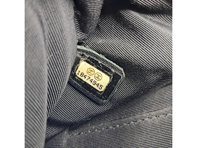 Handtas, chanel, medium enchained boy bag - afbeelding 5 van  14