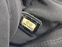 Handtas chanel, medium enchained boy bag - afbeelding 5 van  14