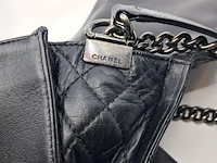 Handtas chanel, medium enchained boy bag - afbeelding 6 van  14
