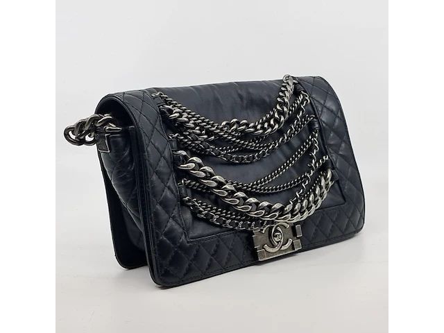 Handtas chanel, medium enchained boy bag - afbeelding 1 van  14