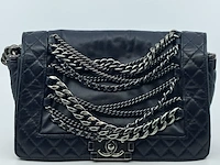 Handtas chanel, medium enchained boy bag - afbeelding 8 van  14