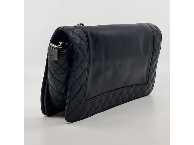 Handtas chanel, medium enchained boy bag - afbeelding 11 van  14