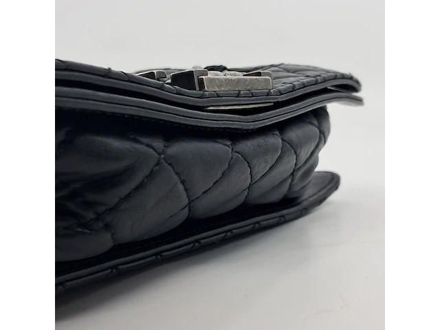 Handtas, chanel, medium enchained boy bag - afbeelding 12 van  14