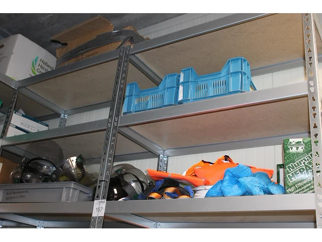 Handveger en blik, tape, ldpe zakken, sealfolie, handschoenen en gezichtsbeschermers in 2 stellingen. let o... - afbeelding 1 van  5