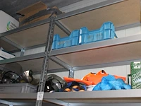 Handveger en blik, tape, ldpe zakken, sealfolie, handschoenen en gezichtsbeschermers in 2 stellingen. let o... - afbeelding 1 van  5