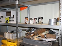 Handveger en blik, tape, ldpe zakken, sealfolie, handschoenen en gezichtsbeschermers in 2 stellingen. let o... - afbeelding 3 van  5