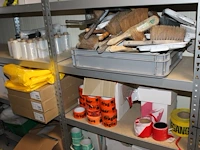 Handveger en blik, tape, ldpe zakken, sealfolie, handschoenen en gezichtsbeschermers in 2 stellingen. let o... - afbeelding 4 van  5