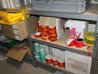 Handveger en blik, tape, ldpe zakken, sealfolie, handschoenen en gezichtsbeschermers in 2 stellingen. let o... - afbeelding 5 van  5