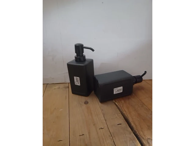Handzeep pomje ikea zwart 500ml aantal 3 stuks. - afbeelding 1 van  7