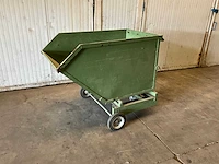 Haneu kantelbak 600 liter v.v. transportwielen en uitsparing heftrucklepels - afbeelding 1 van  5