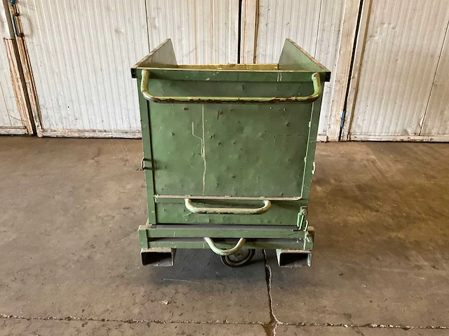 Haneu kantelbak 600 liter v.v. transportwielen en uitsparing heftrucklepels - afbeelding 3 van  5