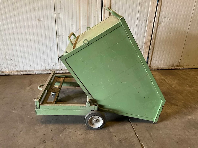 Haneu kantelbak 600 liter v.v. transportwielen en uitsparing heftrucklepels - afbeelding 5 van  5