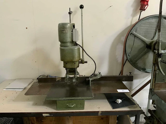 Hang - 136r - papierboormachine - afbeelding 2 van  6