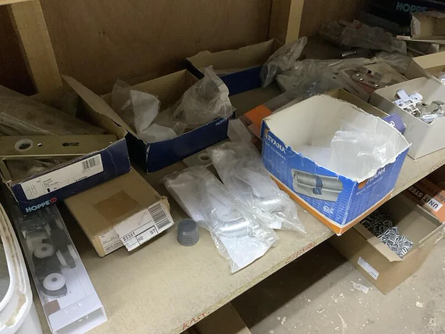 Hang- en sluitwerk - afbeelding 36 van  38