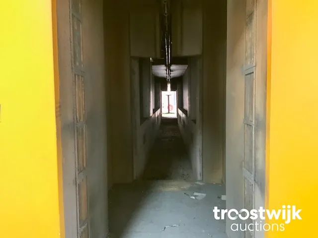 Hangbaan met voorbehandelingslijn en moffel/droogovens - afbeelding 11 van  23
