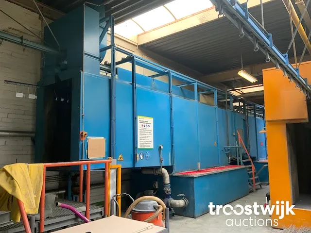 Hangbaan met voorbehandelingslijn en moffel/droogovens - afbeelding 17 van  23