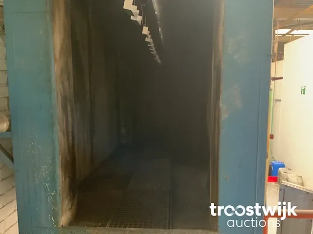 Hangbaan met voorbehandelingslijn en moffel/droogovens - afbeelding 22 van  23