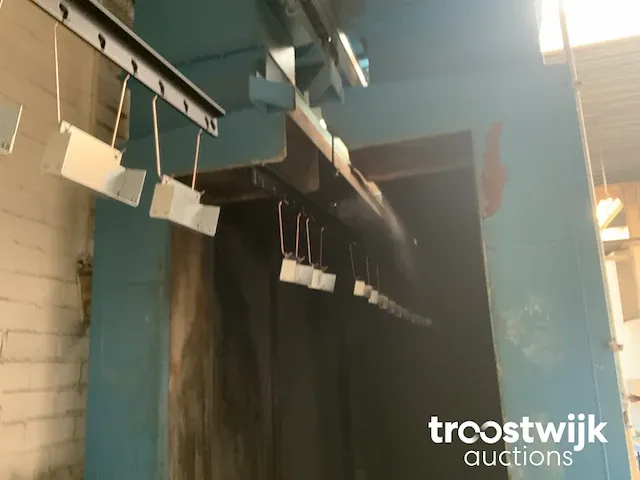 Hangbaan met voorbehandelingslijn en moffel/droogovens - afbeelding 23 van  23