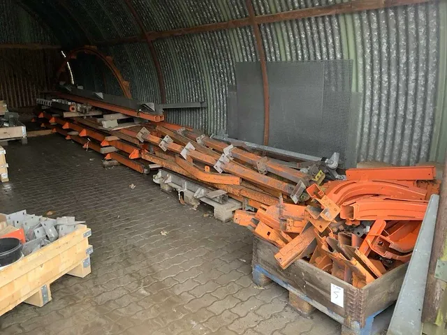 Hangbaan/monorail systeem (circa 125m) - afbeelding 1 van  12