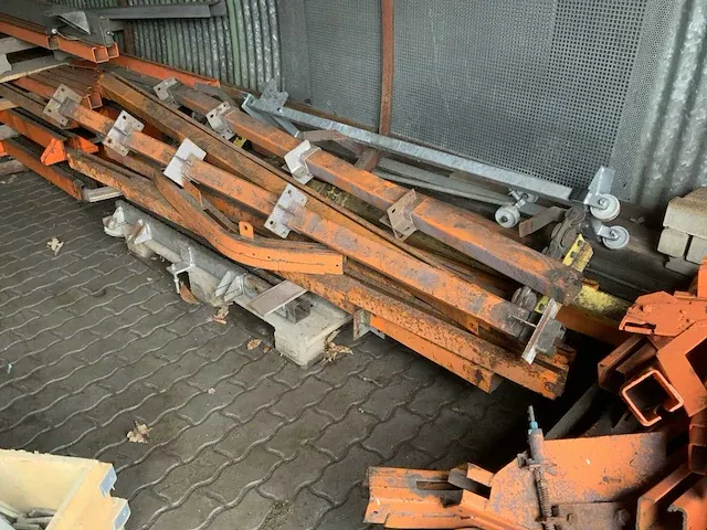 Hangbaan/monorail systeem (circa 125m) - afbeelding 6 van  12