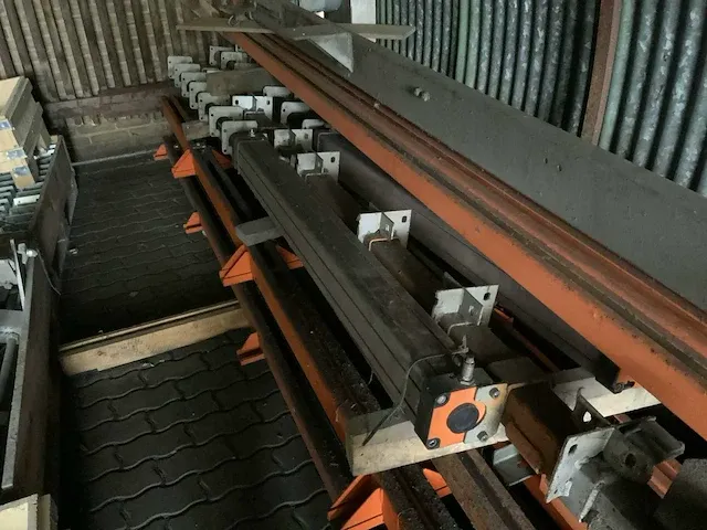 Hangbaan/monorail systeem (circa 125m) - afbeelding 8 van  12
