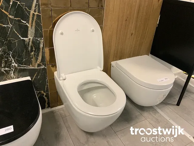 Hangend toilet - afbeelding 1 van  3