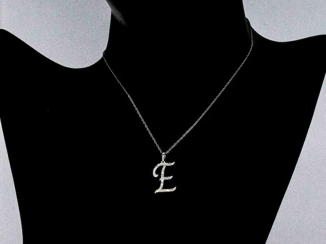 Hanger met natuurlijke diamanten in de letter e excl. ketting - afbeelding 2 van  7