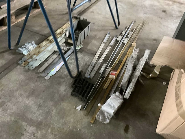 Hang/sluitwerk/deurscharnieren - afbeelding 1 van  7