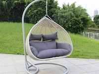 Hangstoel dubbel: 2 persoons 130 cm breed - hoogte 200 cm - wit frame / grijze kussens - afbeelding 3 van  4