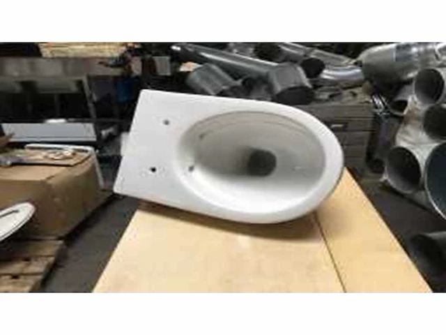 Hangtoilet - toiletpot - afbeelding 1 van  4