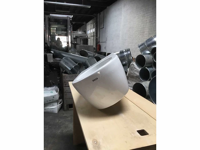 Hangtoilet - toiletpot - afbeelding 2 van  4