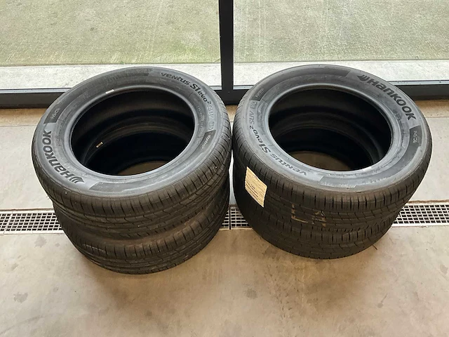 Hankook "ventus s1 evo2 suv" 235/60 r18 (4x) - afbeelding 1 van  9