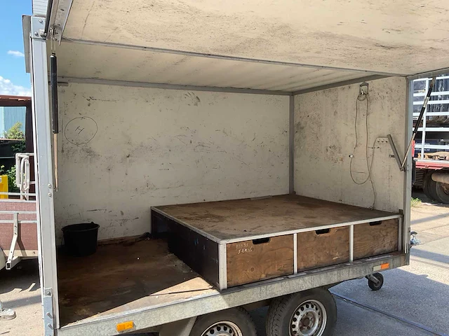 Hapert gesloten aanhangwagen - afbeelding 9 van  11