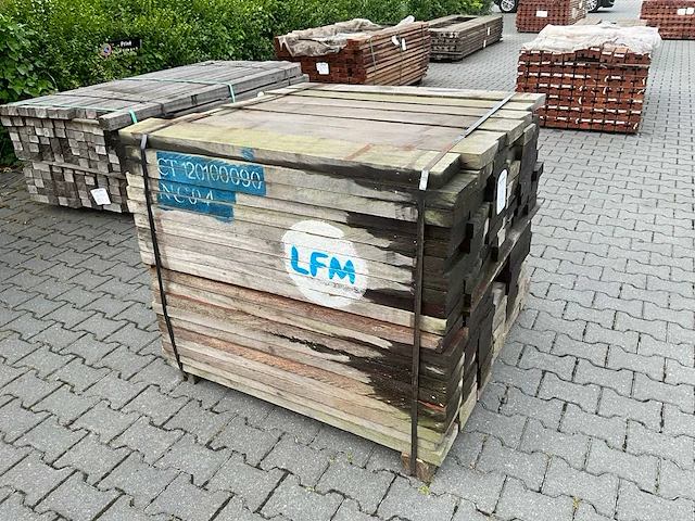 Hardhout azobe vlonderplank (1090x150x38mm) (140x) - afbeelding 1 van  4