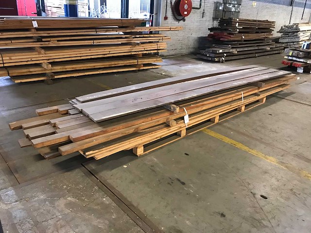 Hardhout en vuren balken en planken (30x) - afbeelding 1 van  3