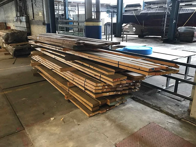 Hardhout en vuren balken en planken (80x) - afbeelding 2 van  3